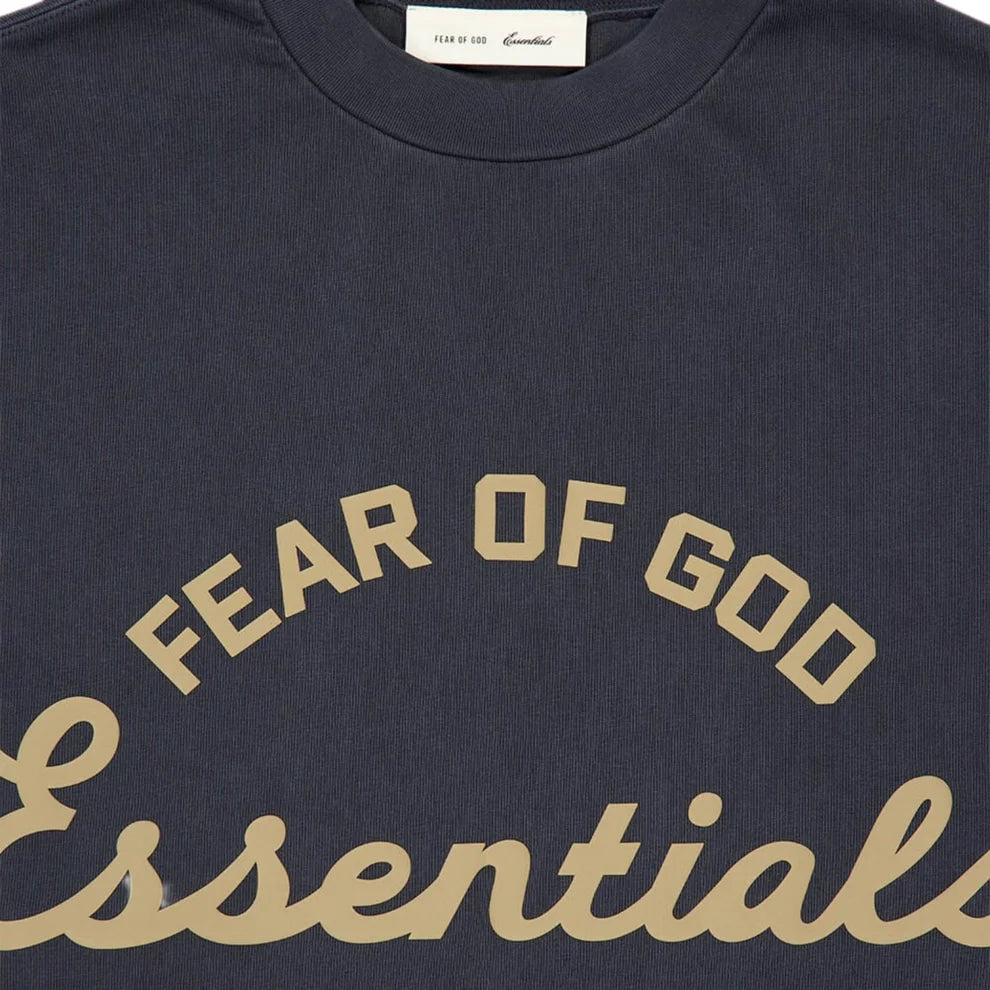 Camiseta Essentials